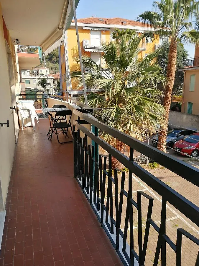 Apartment Casa Lorena A 50 Mt Dal Mare San Bartolomeo Al Mare