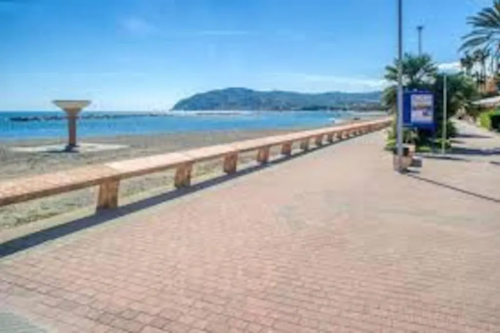 Apartment Casa Lorena A 50 Mt Dal Mare San Bartolomeo Al Mare Italy