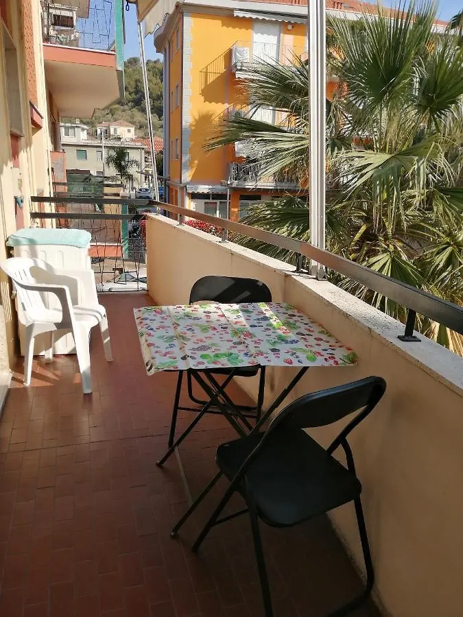Casa Lorena A 50 Mt Dal Mare San Bartolomeo Al Mare Italy