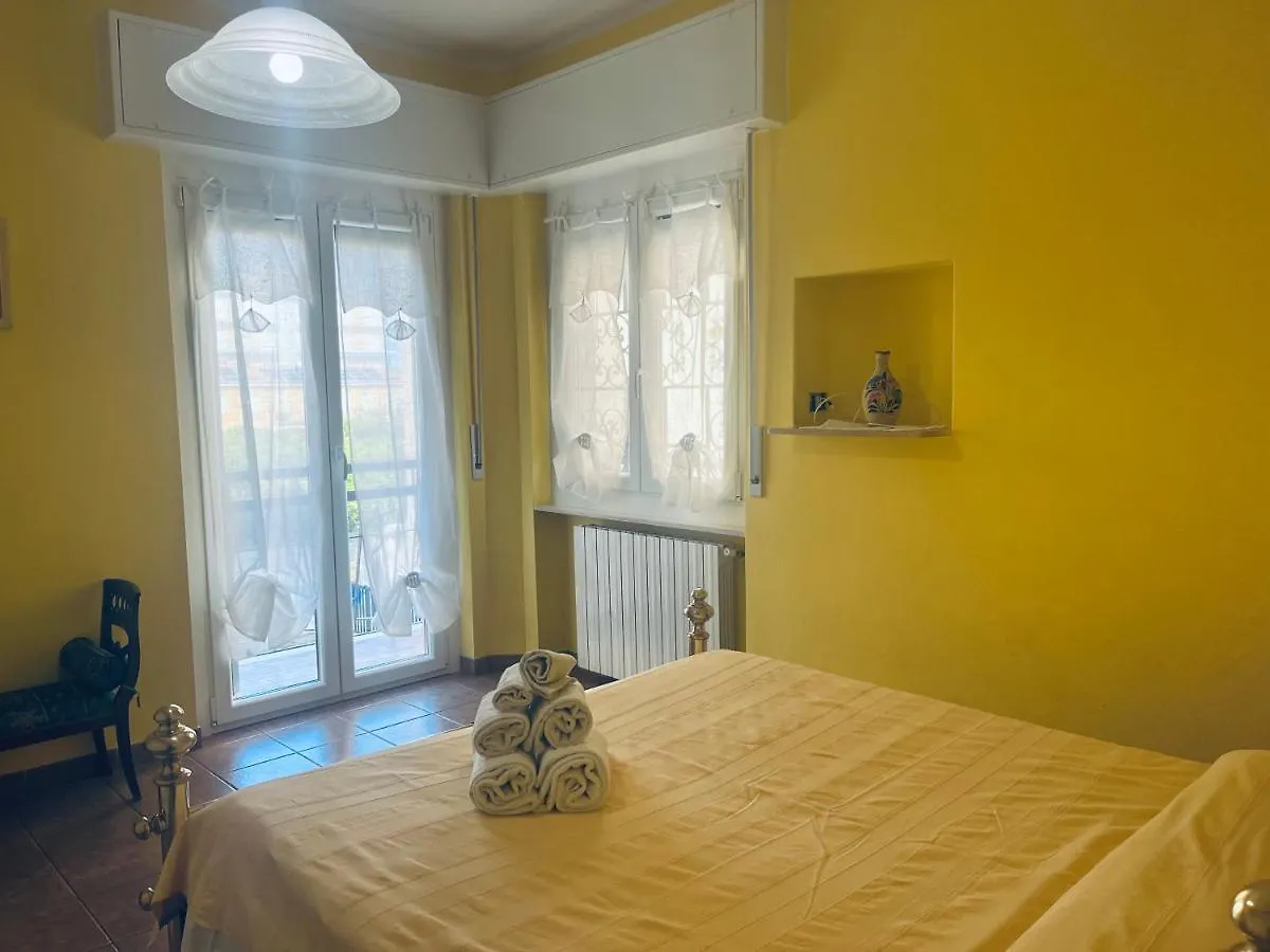 Apartment Casa Lorena A 50 Mt Dal Mare San Bartolomeo Al Mare Italy