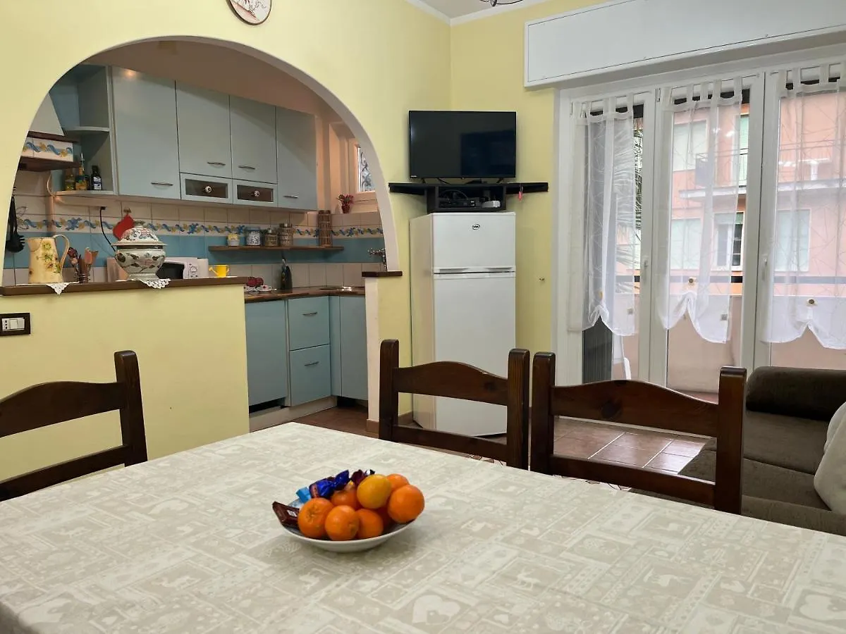 Casa Lorena A 50 Mt Dal Mare San Bartolomeo Al Mare Apartment