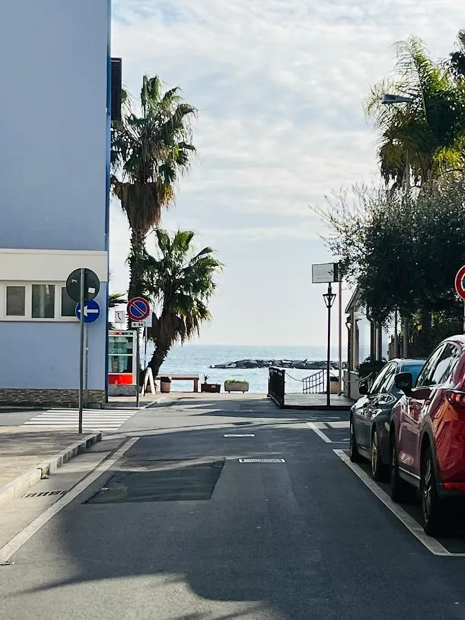 Casa Lorena A 50 Mt Dal Mare San Bartolomeo Al Mare